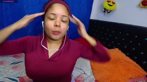 Snapshot of melika_sweet chatting on 04.27.26 eli online show from 04.27.26