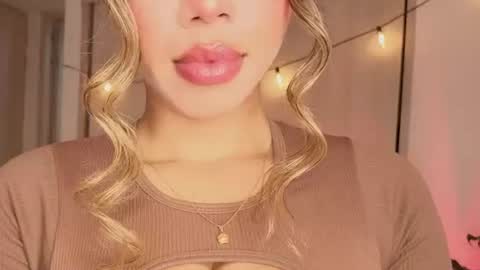 Snapshot of melina_ferrer1 chatting on 07.17.26 EI online show from 07.17.26
