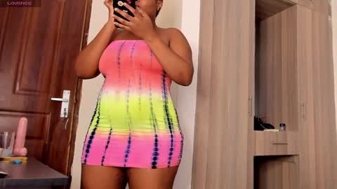 Snapshot of melinda_rosy chatting on 12.29.24 rose online show from 12.29.24