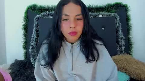 Snapshot of melisagalindo01 chatting on 12.20.25 Melissa G online show from 12.20.25