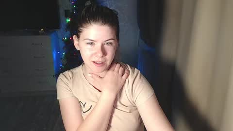 Snapshot of melissa__ray chatting on 12.20.24 Melissa Ray online show from 12.20.24