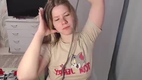 Snapshot of melissa__ray chatting on 02.21.25 Melissa Ray online show from 02.21.25