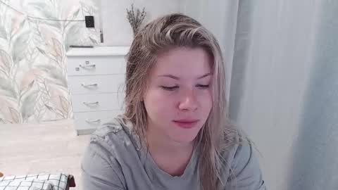 Snapshot of melissa__ray chatting on 10.14.25 Melissa Ray online show from 10.14.25