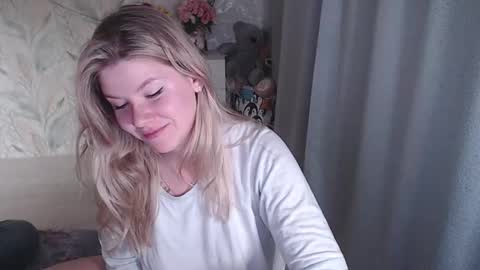 Snapshot of melissa__ray chatting on 10.25.25 Melissa Ray online show from 10.25.25