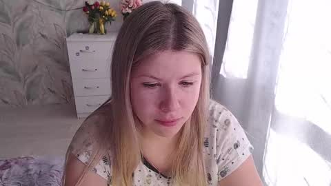 Snapshot of melissa__ray chatting on 10.28.25 Melissa Ray online show from 10.28.25