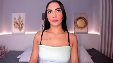 Snapshot of melissa__saenz_ chatting on 07.16.26 M E L I S S A online show from 07.16.26