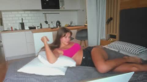 Snapshot of melissa_main chatting on 06.25.26 melissa_main online show from 06.25.26