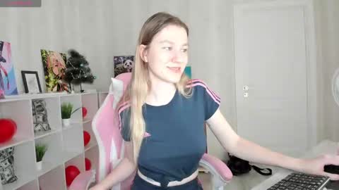 melissa_moooree online show from 02.26.25