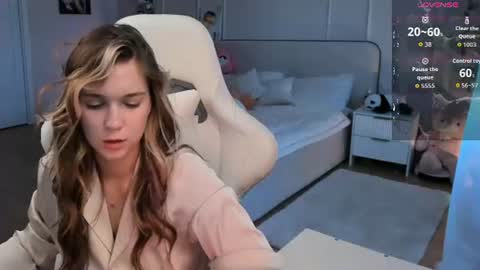 Snapshot of melissamiles chatting on 06.20.26 melissamiles online show from 06.20.26