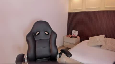 Snapshot of melissarouge chatting on 06.11.26 online show from 06.11.26