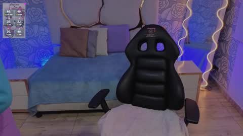 Snapshot of mellani_tay chatting on 12.16.25 Mellani online show from 12.16.25