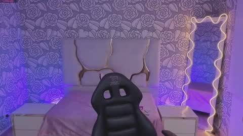 Snapshot of mellani_tay chatting on 02.06.26 Mellani online show from 02.06.26