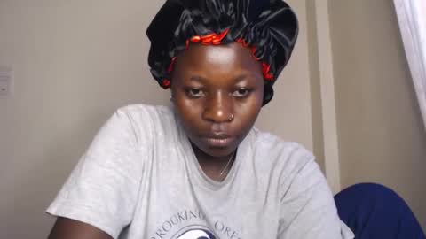 Snapshot of mellanin_pretty_ chatting on 04.30.26 . online show from 04.30.26