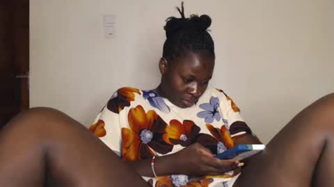 Snapshot of mellanin_pretty_ chatting on 05.10.26 . online show from 05.10.26