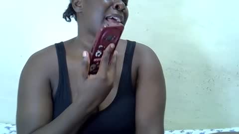 Snapshot of mellanine_ebony chatting on 05.03.26 mellanine_ebony online show from 05.03.26