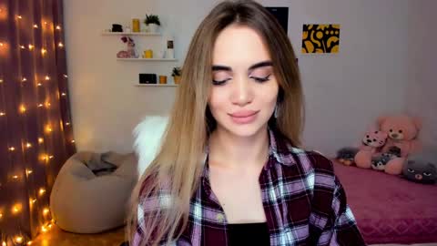 Snapshot of mellifluoustess chatting on 12.06.24 Tessa online show from 12.06.24