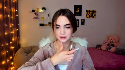 Snapshot of mellifluoustess chatting on 12.11.24 Tessa online show from 12.11.24