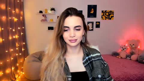 Snapshot of mellifluoustess chatting on 12.17.24 Tessa online show from 12.17.24