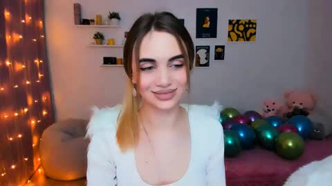 Snapshot of mellifluoustess chatting on 02.13.25 Tessa online show from 02.13.25