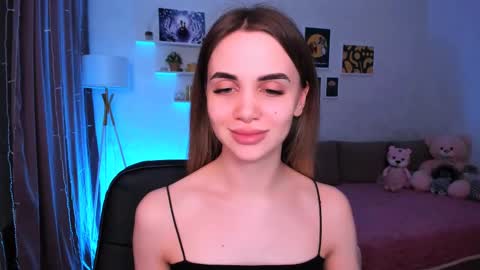 Snapshot of mellifluoustess chatting on 03.11.25 Tessa online show from 03.11.25