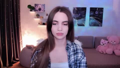 Snapshot of mellifluoustess chatting on 10.21.25 Tessa online show from 10.21.25