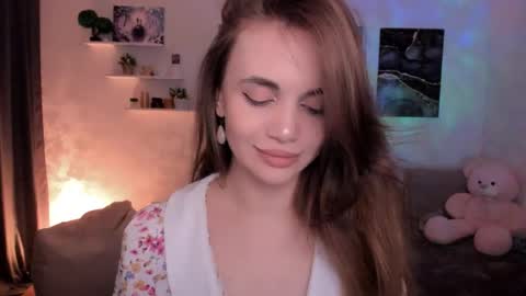 Snapshot of mellifluoustess chatting on 05.05.26 Tessa online show from 05.05.26