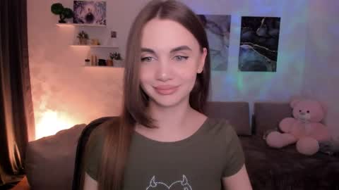 Snapshot of mellifluoustess chatting on 05.07.26 Tessa online show from 05.07.26