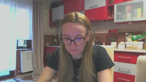 Melly online show from 02.11.25