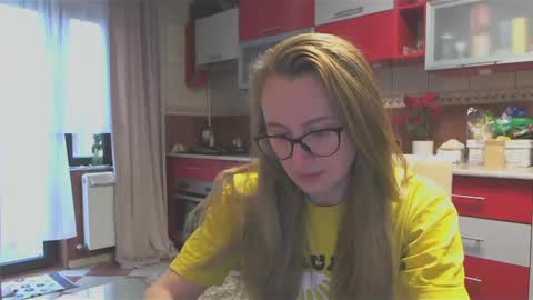 Melly online show from 02.12.25