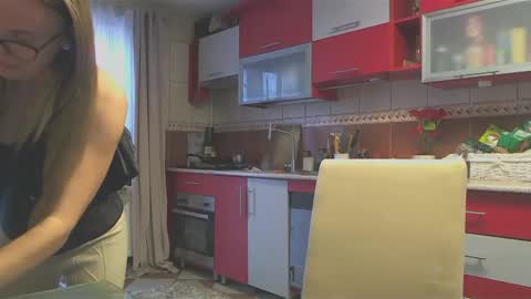 Melly online show from 02.23.25