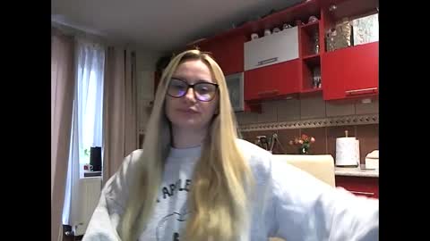 Melly online show from 02.11.26