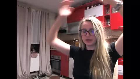 Melly online show from 02.13.26