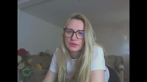 Melly online show from 04.11.26