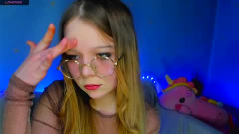 MelMooon online show from 02.18.25