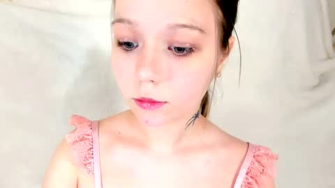 MelMooon online show from 02.02.26