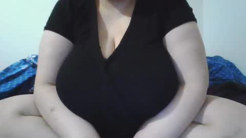 Snapshot of melobigboobs chatting on 02.13.25 melobigboobs online show from 02.13.25