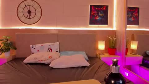 Melody online show from 11.16.25