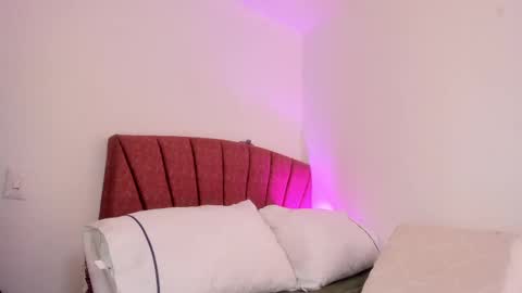  Leslie  online show from 10.25.25