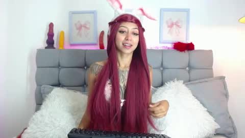 Snapshot of melody_harper_ chatting on 04.13.26 M E L O D Y online show from 04.13.26