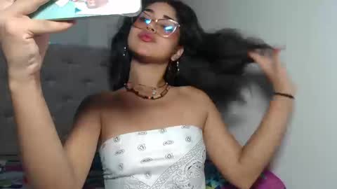 melody phillips online show from 09.22.25