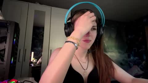 Hi Im Aria 18 years old online show from 10.17.25