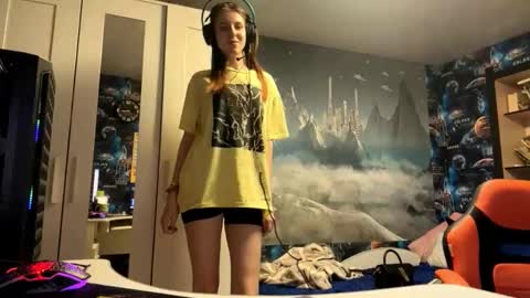 Hi Im Aria 18 years old online show from 10.20.25