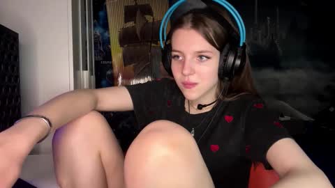 Hi Im Aria 18 years old online show from 11.05.25