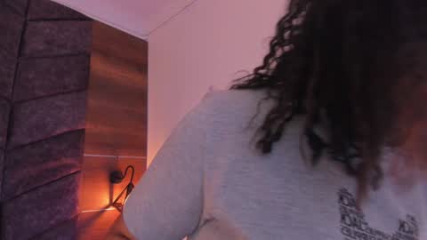 Snapshot of memphiswilliams chatting on 01.07.25 Memphis Williams online show from 01.07.25