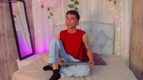 Snapshot of mency_rouse chatting on 07.14.26 Mency online show from 07.14.26