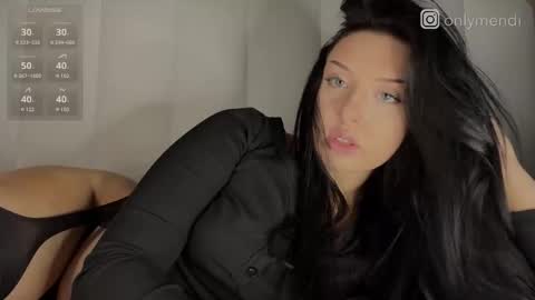 menndi online show from 11.14.25