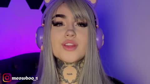 Snapshot of meow_boo chatting on 04.18.26 Aruz online show from 04.18.26