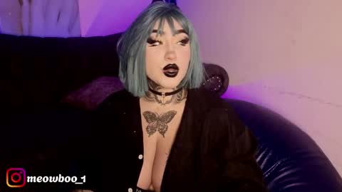 Snapshot of meow_boo chatting on 04.21.26 Aruz online show from 04.21.26