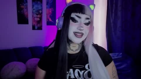 Snapshot of meow_boo chatting on 05.12.26 Aruz online show from 05.12.26