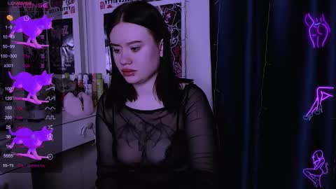 Snapshot of meow_marie chatting on 12.13.25 meow marie online show from 12.13.25